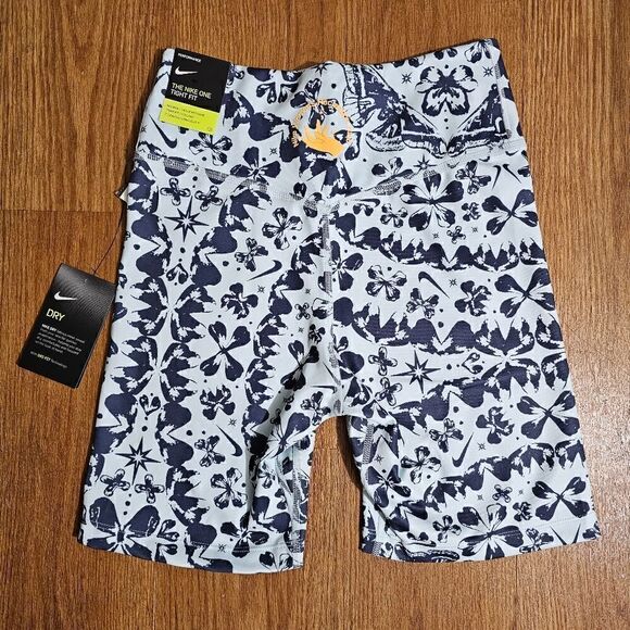 Nike One Tight Fit Shorts Women's Recreation Club RARE Edition Size Small DM1571 - Picture 5 of 9